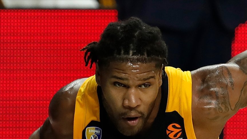 Fenerbahçe Beko, ABD’li pivot Devin Booker ile anlaşma sağladı