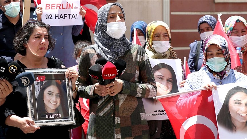 Almanya’da kızı PKK tarafından kaçırılan anne, Diyarbakır annelerini ziyaret etti