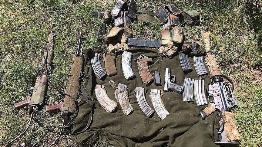 Bitlis’te etkisiz hale getirilen 3 PKK’lı teröristten birinin gri kategoride arandığı belirlendi