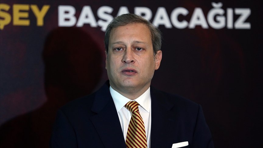 Galatasaray Kulübü Başkanı Burak Elmas, Fatih Terim’in yarın göreve başlayacağını açıkladı