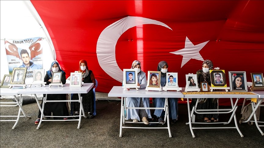 Diyarbakır annelerinden evlatlarına ‘teslim ol’ çağrısı