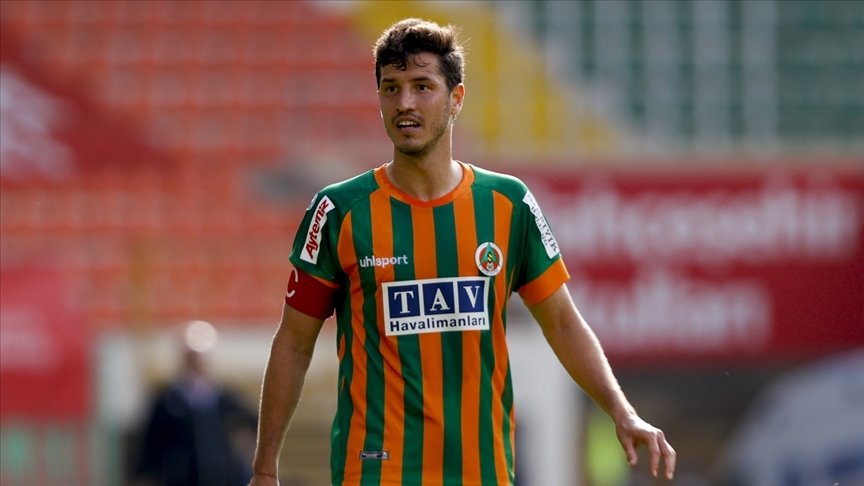Salih Uçan Alanyaspor’a veda etti
