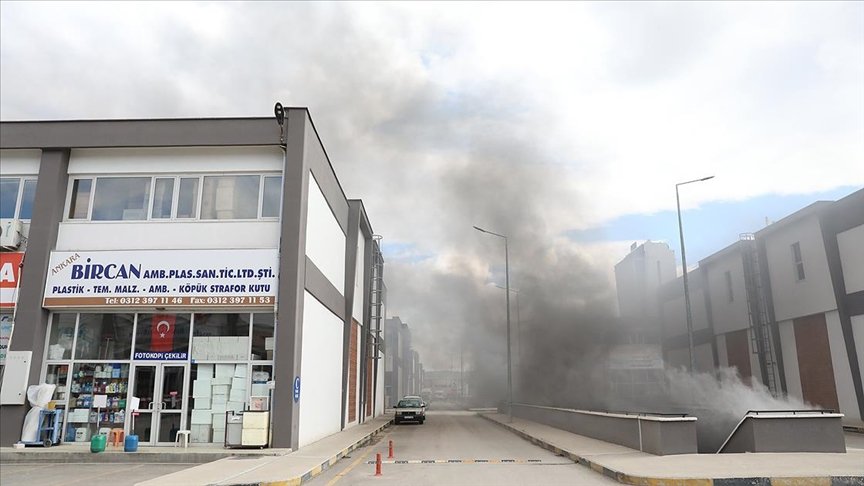 Başkentte kimyasal madde üreten bir iş yerinde yangın çıktı