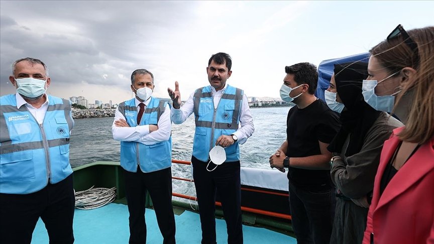 Bakan Kurum: Marmara Denizi’nden 12 günde 4 bin 555 metreküp müsilaj temizlendi