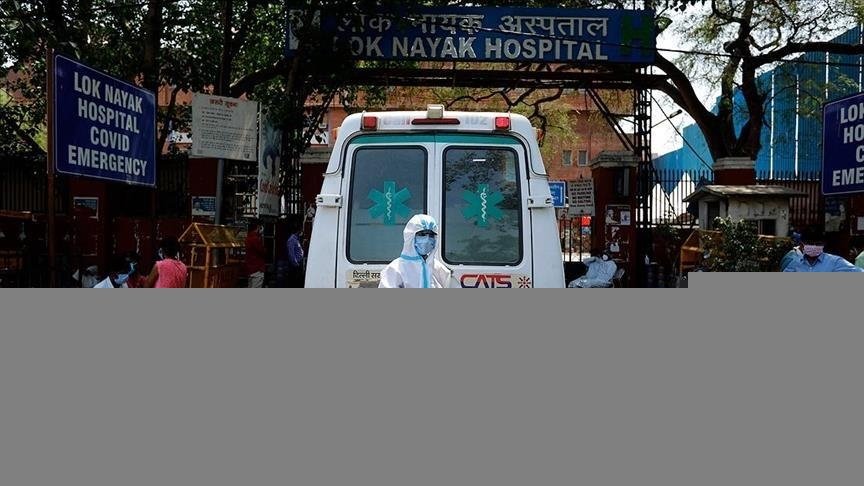 Hindistan’da Kovid-19 salgınında son 24 saatte 2 bin 219 kişi öldü