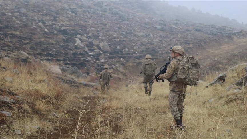 Siirt’te PKK’lı teröristlerden üs bölgesine uzun namlulu silahlarla saldırı: 1 şehit, 1 yaralı