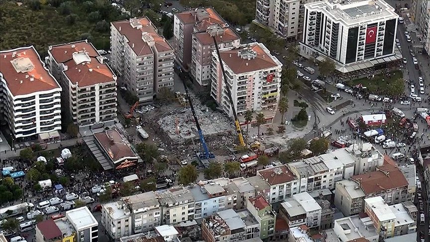 İzmir depreminde yıkılan Rıza Bey Apartmanı’ndaki ölüm ve yaralanmalara ilişkin iddianame kabul edildi