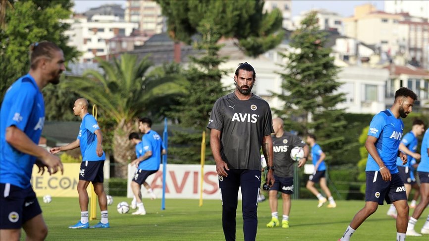 Fenerbahçe, yeni sezon hazırlıklarına başladı