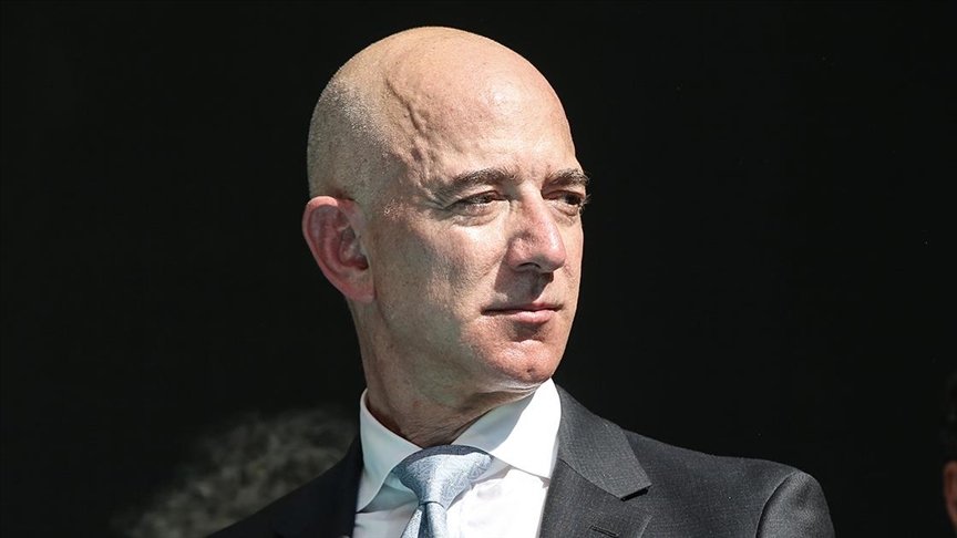 Amazon’un kurucusu Bezos, 20 Temmuz’daki uzay yolculuğuna 82 yaşındaki eski bir kadın pilotu davet etti