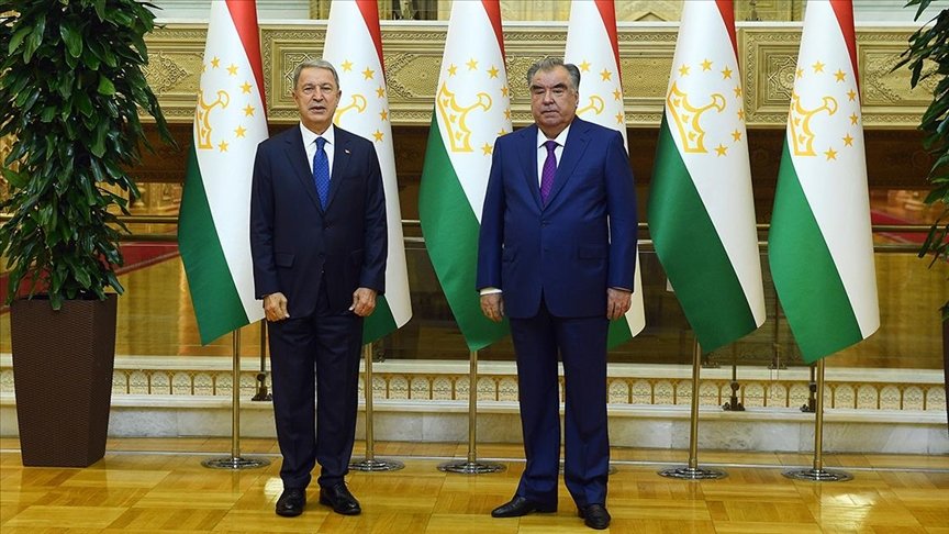 Milli Savunma Bakanı Akar Tacikistan’da Cumhurbaşkanı Rahman ile görüştü