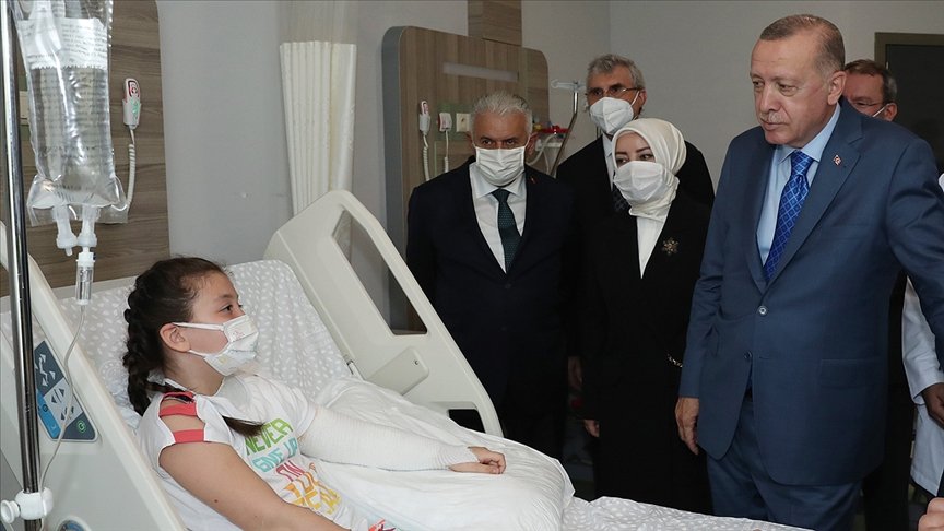 Cumhurbaşkanı Erdoğan’ın ziyaret ettiği küçük Elanur, yaşadığı mutluluğu anlattı