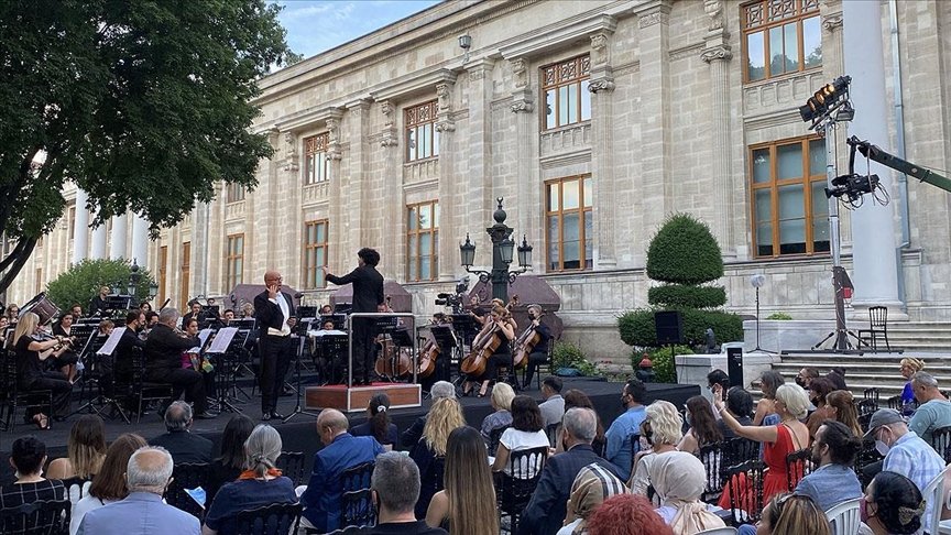 ’12. Uluslararası İstanbul Opera Festivali’ Gala Konseri’nde seçkin örnekler seslendirildi