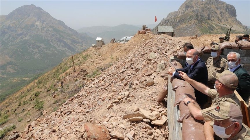 İçişleri Bakanı Süleyman Soylu, Bitlis’te güvenlik toplantısına katıldı