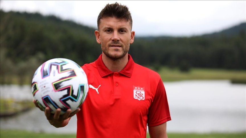 Sivasspor’un yeni transferi Sefa Yılmaz: Bu takımın bir parçası olmak gurur verici