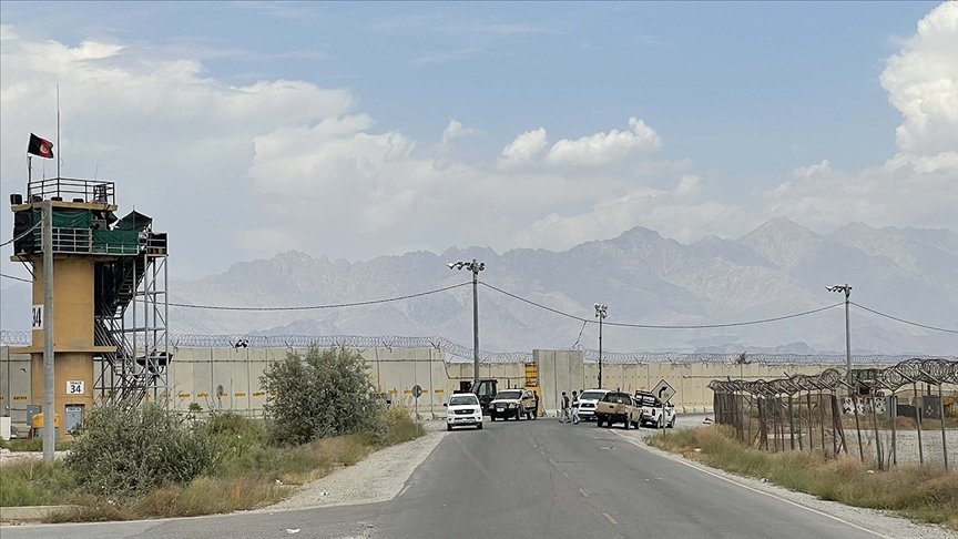 Afgan komutan, Amerikalıların Bagram Hava Üssü’nü sessizce terk ettiğini bildirdi