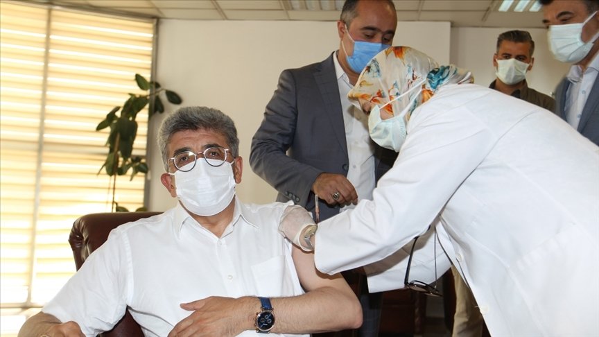 Aşılanma oranının düştüğü Van’da Vali Mehmet Emin Bilmez’den ‘Aşı olalım’ çağrısı