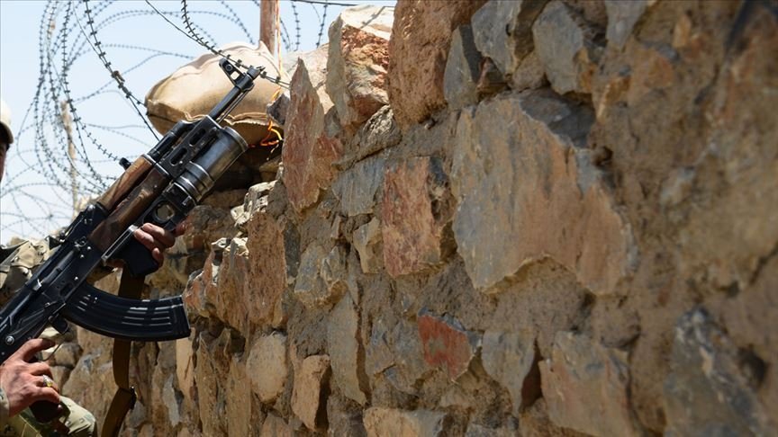 Pakistan’da teröristlerle çatışmada 3 asker öldü