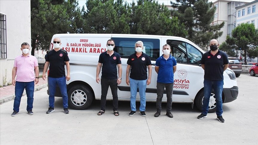 Kovid-19’la mücadelenin ‘gizli kahramanları’ aşıların güvenli dağıtımı için büyük çaba gösteriyor