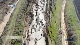DEPREMDE YOL PARAMPARÇA OLDU