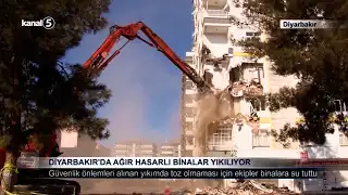 DİYARBAKIR’DA AĞIR HASARLI BİNALAR YIKILIYOR