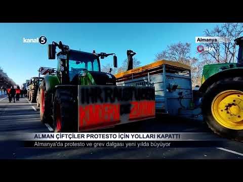 Alman Çiftçiler Protesto İçin Yolları Kapattı