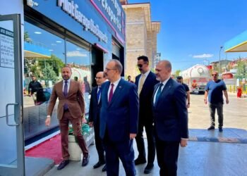 AK Parti Yenimahalle İlçe Başkanı Ekrem Yüce Vali Canbolat’in Esnaf Ziyaretine Eşlik Etti