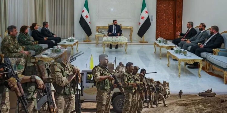YPG Silah Bırakıp Kendini Feshetti! Dünya Basını; Bölgede Taşlar Yerinden Oynayacak