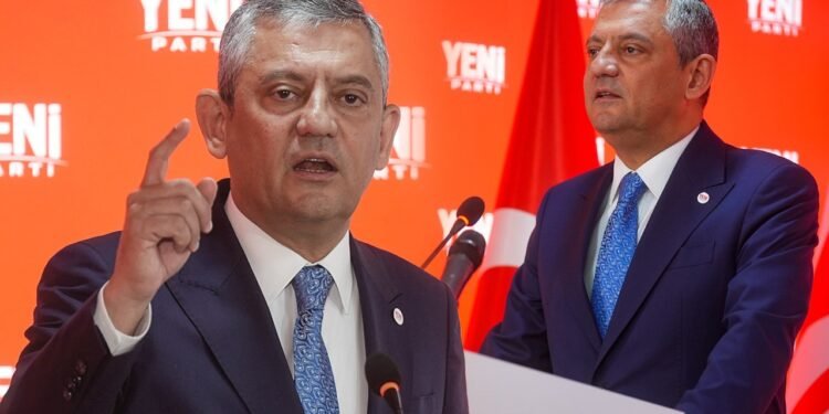 YENİ Parti’de İsim Değişikliği Kapıda! Parti Sözcüsü Zeynel Emre Formülü Açıkladı