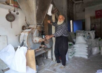 84 Yaşında Mesleğini Yaşatıyor! 70 Yıldır Aynı Değirmenin Başında